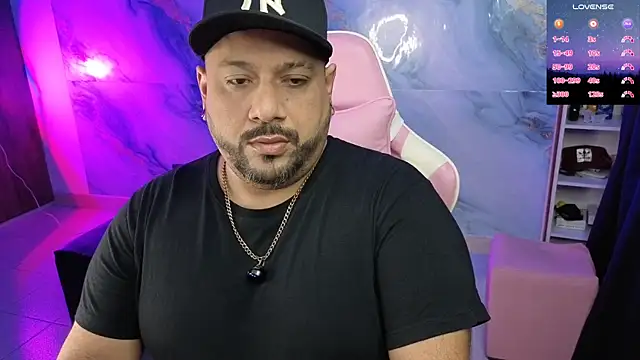 Snapshot of jacoob_woods chatting on 04-27-26, 02:20 jacoob woods online show from 04-27-26, 02:20