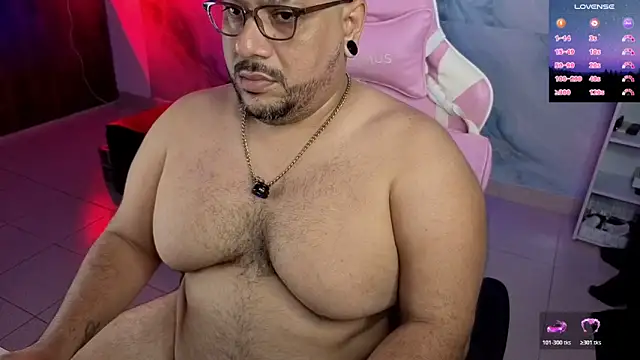 Snapshot of jacoob_woods chatting on 05-24-26, 01:33 jacoob woods online show from 05-24-26, 01:33