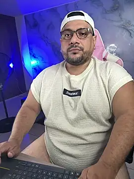 Snapshot of jacoob_woods chatting on 06-15-26, 03:12 jacoob woods online show from 06-15-26, 03:12