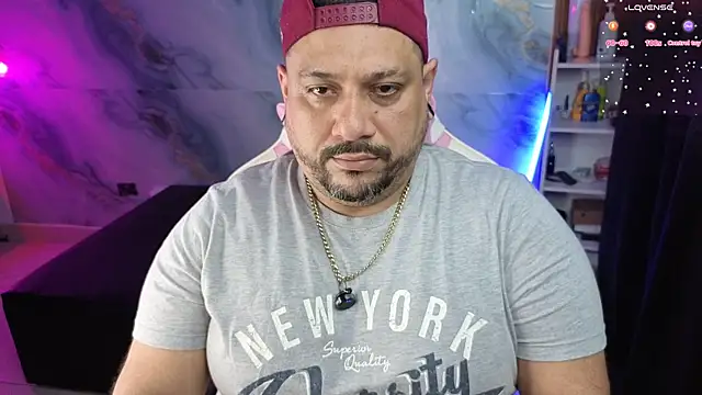 Snapshot of jacoob_woods chatting on 04-18-26, 05:48 jacoob woods online show from 04-18-26, 05:48