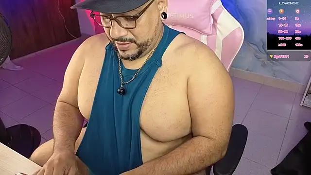 Snapshot of jacoob_woods chatting on 05-18-26, 03:28 jacoob woods online show from 05-18-26, 03:28