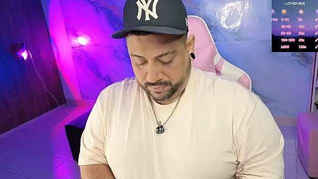 Snapshot of jacoob_woods chatting on 04-29-26, 12:48 jacoob woods online show from 04-29-26, 12:48