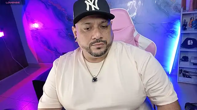 Snapshot of jacoob_woods chatting on 04-22-26, 01:23 jacoob woods online show from 04-22-26, 01:23
