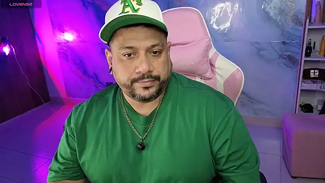 Snapshot of jacoob_woods chatting on 05-01-26, 04:12 jacoob woods online show from 05-01-26, 04:12