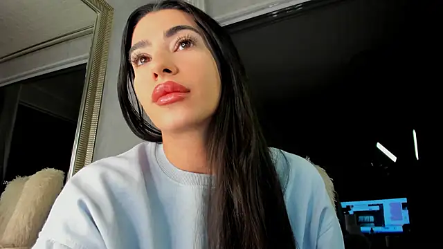 Naila18 online show from 01-13-26, 04:27