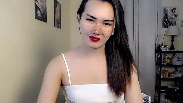 Snapshot of beatrice_21 chatting on 10-15-25, 02:32 beatrice 21 online show from 10-15-25, 02:32