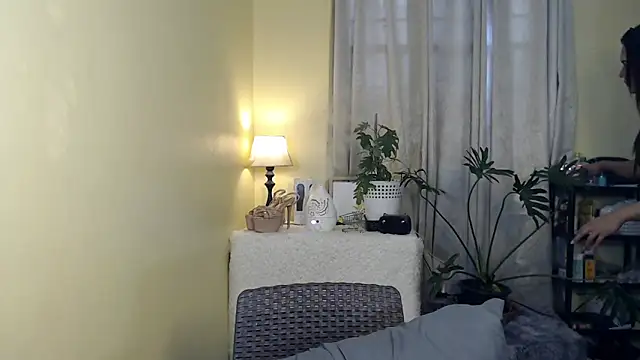 Snapshot of beatrice_21 chatting on 10-09-25, 02:23 beatrice 21 online show from 10-09-25, 02:23