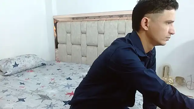 AlexAndCass online show from 01-07-25, 10:41