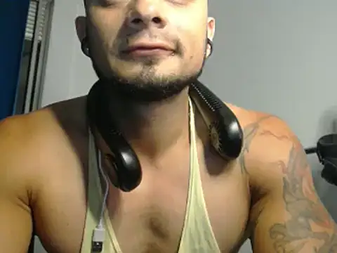 Snapshot of JacobJamess chatting on 02-04-25, 11:49 JacobJamess online show from 02-04-25, 11:49