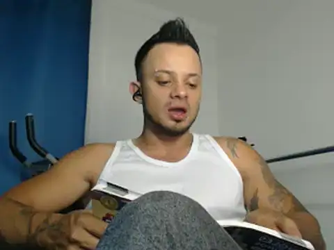 Snapshot of JacobJamess chatting on 01-28-25, 11:28 JacobJamess online show from 01-28-25, 11:28