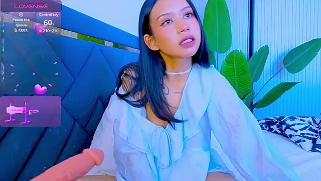 Mia Tin online show from 04-20-26, 08:28
