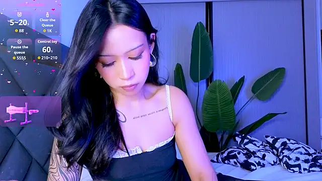Snapshot of Mia_Tin chatting on 07-16-26, 04:37 Mia Tin online show from 07-16-26, 04:37