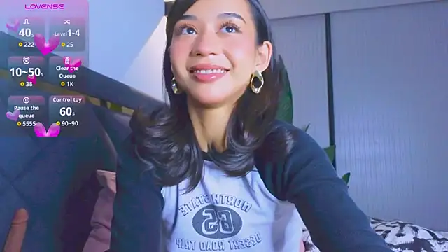 Mia Tin online show from 10-23-25, 04:05