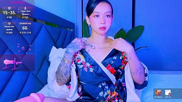 Mia Tin online show from 04-25-26, 05:43