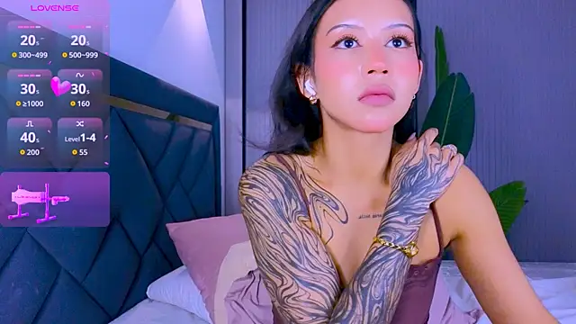 Snapshot of Mia_Tin chatting on 06-11-26, 02:14 Mia Tin online show from 06-11-26, 02:14