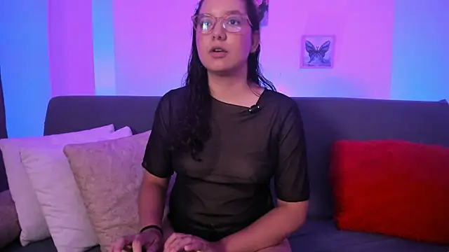 Snapshot of BUUNNY_BELLA chatting on 05-17-26, 08:20 BUUNNY BELLA online show from 05-17-26, 08:20
