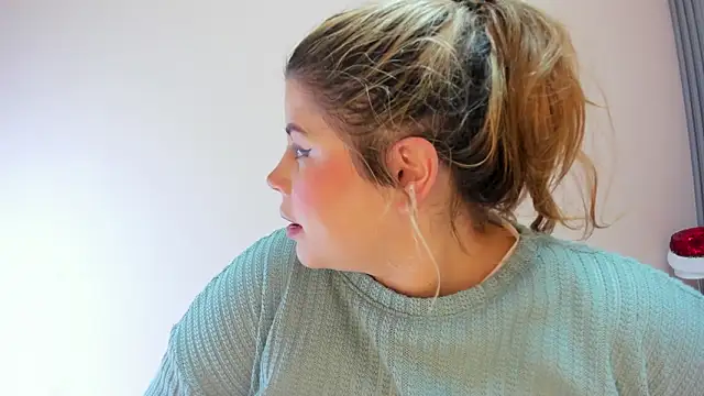 EYMI TOMSOM online show from 12-20-25, 10:40