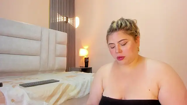 EYMI TOMSOM online show from 10-29-25, 11:42