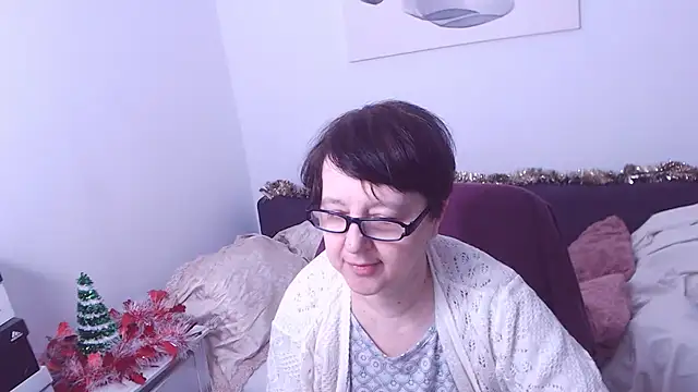 ChristaRose online show from 12-19-25, 07:49