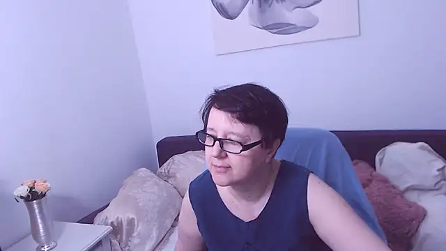 ChristaRose online show from 10-22-25, 07:13