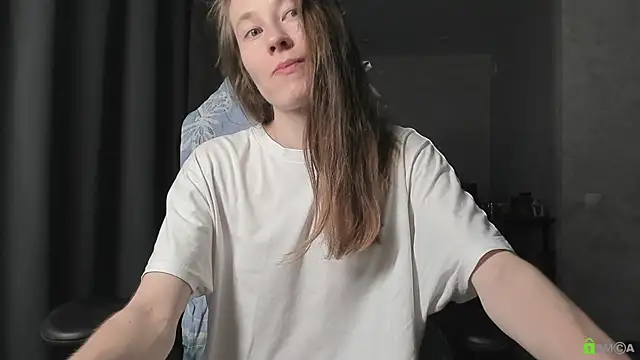 Snapshot of Courtney_Luv chatting on 06-30-26, 05:13 Courtney Luv online show from 06-30-26, 05:13