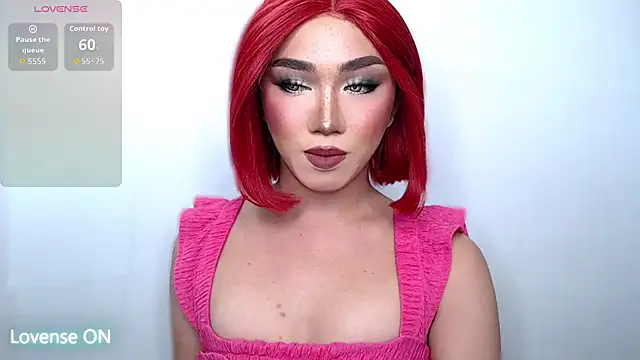 Snapshot of Local_Hoelyx chatting on 10-27-25, 07:59 Local Hoelyx online show from 10-27-25, 07:59