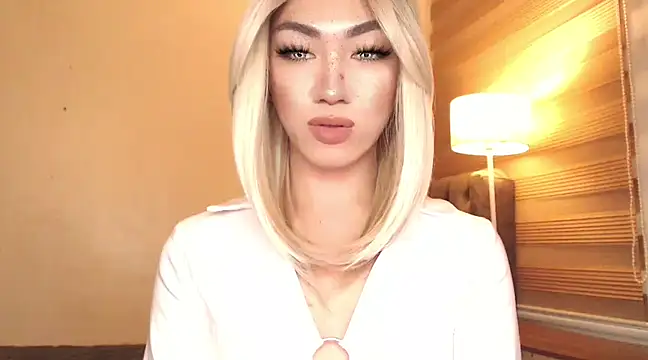 Snapshot of Local_Hoelyx chatting on 02-24-25, 07:33 Local Hoelyx online show from 02-24-25, 07:33