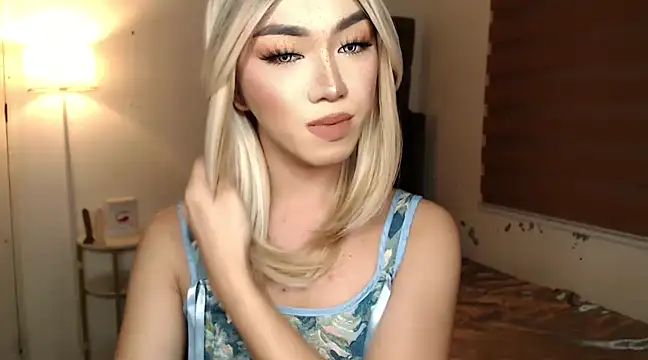 Snapshot of Local_Hoelyx chatting on 03-15-25, 10:00 Local Hoelyx online show from 03-15-25, 10:00