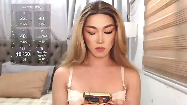 Snapshot of Local_Hoelyx chatting on 01-13-25, 08:15 Local Hoelyx online show from 01-13-25, 08:15