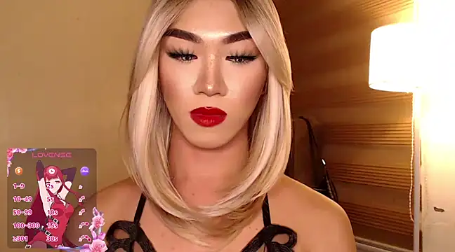 Snapshot of Local_Hoelyx chatting on 02-02-25, 04:22 Local Hoelyx online show from 02-02-25, 04:22