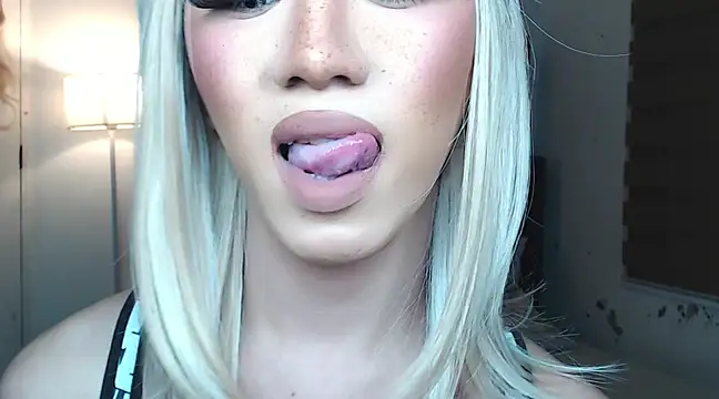 Snapshot of Local_Hoelyx chatting on 03-22-25, 12:25 Local Hoelyx online show from 03-22-25, 12:25