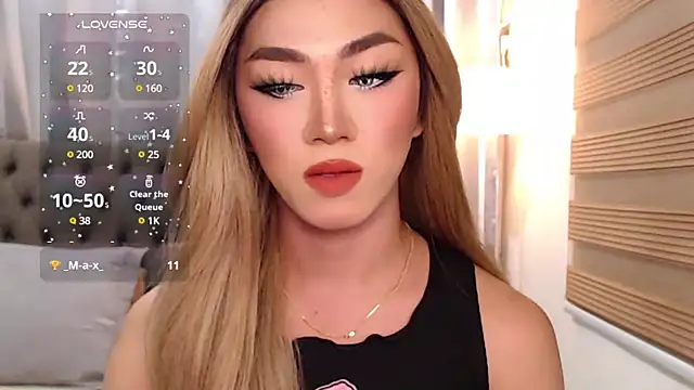 Snapshot of Local_Hoelyx chatting on 01-06-25, 04:23 Local Hoelyx online show from 01-06-25, 04:23