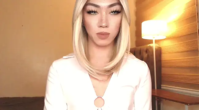 Snapshot of Local_Hoelyx chatting on 02-24-25, 03:55 Local Hoelyx online show from 02-24-25, 03:55