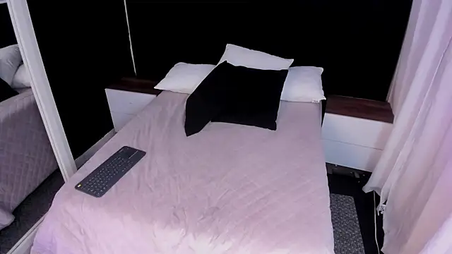  liathompsom09 online show from 02-03-25, 08:13