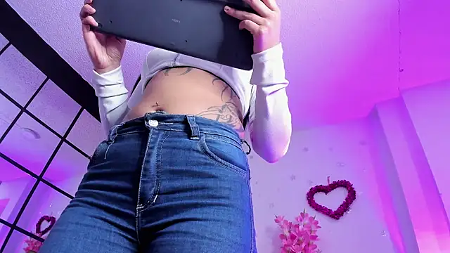  liathompsom09 online show from 02-25-25, 04:57