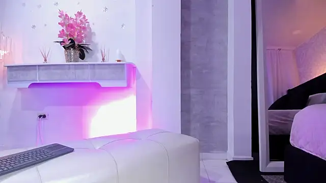  liathompsom09 online show from 02-13-25, 08:13