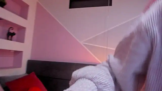  liathompsom09 online show from 12-16-25, 08:02