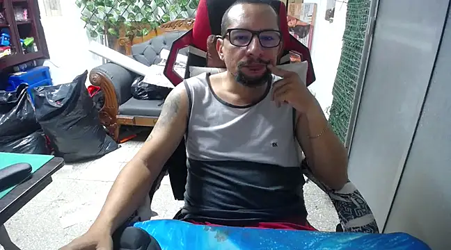 Snapshot of alexam_gal@xh chatting on 02-12-25, 10:59 alexam galxh online show from 02-12-25, 10:59