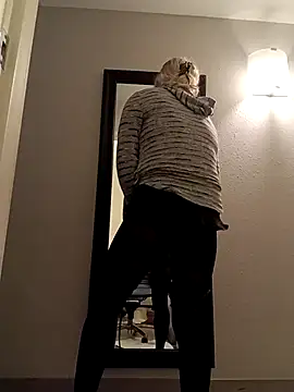 Snapshot of LittleblondeTS chatting on 11-08-25, 03:26 LittleblondeTS online show from 11-08-25, 03:26