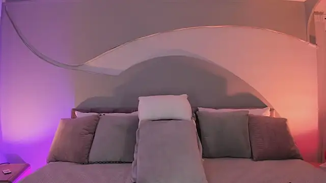 Nicolle W online show from 11-05-25, 11:46