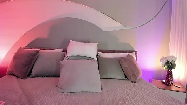 Nicolle W online show from 01-14-26, 11:47