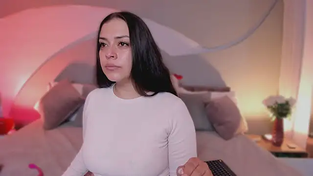 Nicolle W online show from 03-06-26, 11:38