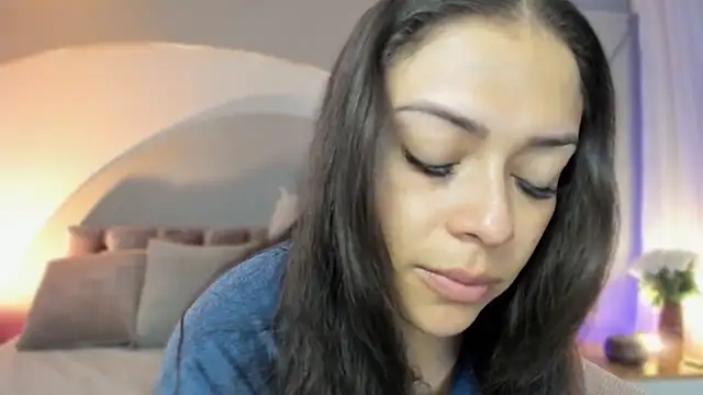 Snapshot of Nicolle_W chatting on 07-14-26, 11:49 Nicolle W online show from 07-14-26, 11:49