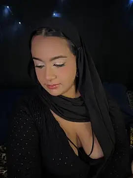 Snapshot of Maryam_yamal chatting on 10-18-25, 09:17 Maryam yamal online show from 10-18-25, 09:17