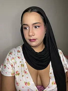 Snapshot of Maryam_yamal chatting on 02-16-25, 09:05 Maryam yamal online show from 02-16-25, 09:05