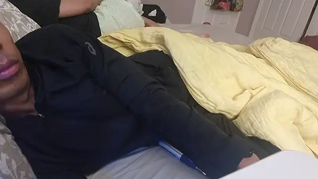 AmateurGuy23 online show from 11-24-25, 05:13