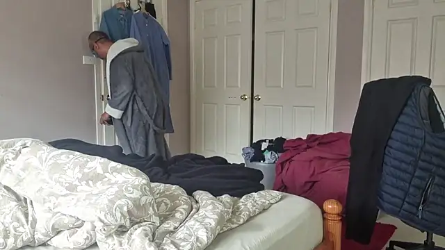 AmateurGuy23 online show from 10-28-25, 02:01