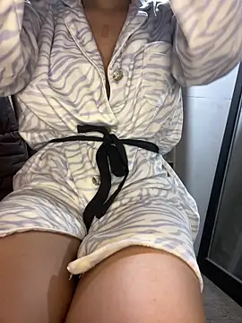 Snapshot of DulceMya6 chatting on 01-31-25, 01:01 DulceMya6 online show from 01-31-25, 01:01