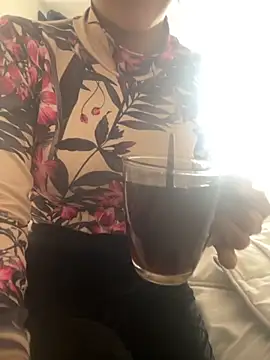 Snapshot of DulceMya6 chatting on 09-12-25, 03:34 DulceMya6 online show from 09-12-25, 03:34