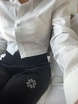 DulceMya6 online show from 11-28-25, 07:47